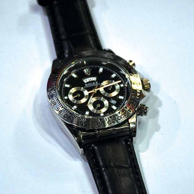 montre-de-marque-rolex-chronographe-en-simili-cuir-couleur-noir-dans-son-boitier