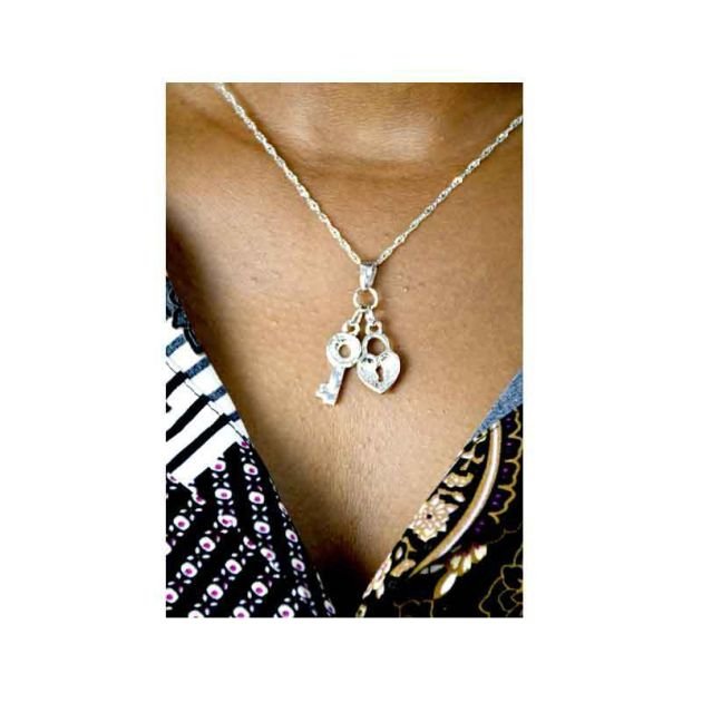 collier-star-fashion-avec-deux-pendentifs-coeur+clé---couleur-argent