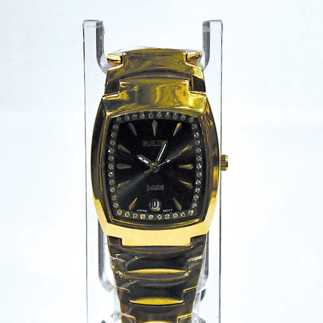 montre-en-acier-inoxydable-de-marque-rada-dans-son-boitier