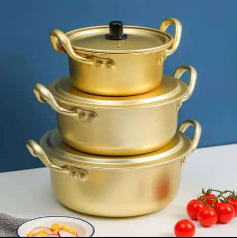 ensemble-de-casseroles--dorées-(3-pièces)