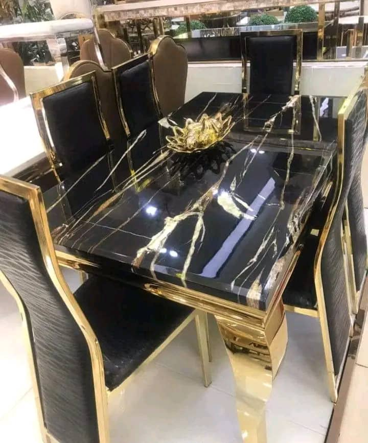 table-en-marbre-6-places-noire