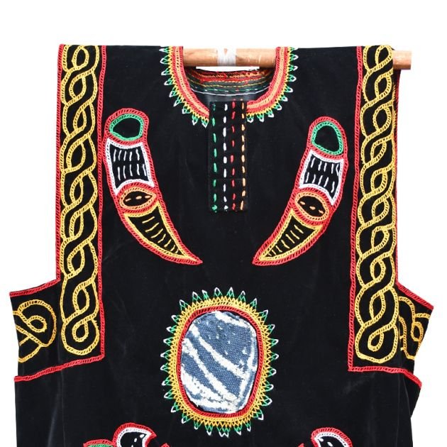 demi-boubou-sans-manches-en-toghu-et-ndop