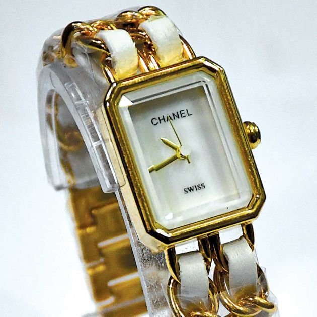 montre-femme---chanel-+-boitier