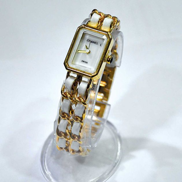 montre-femme---chanel-+-boitier