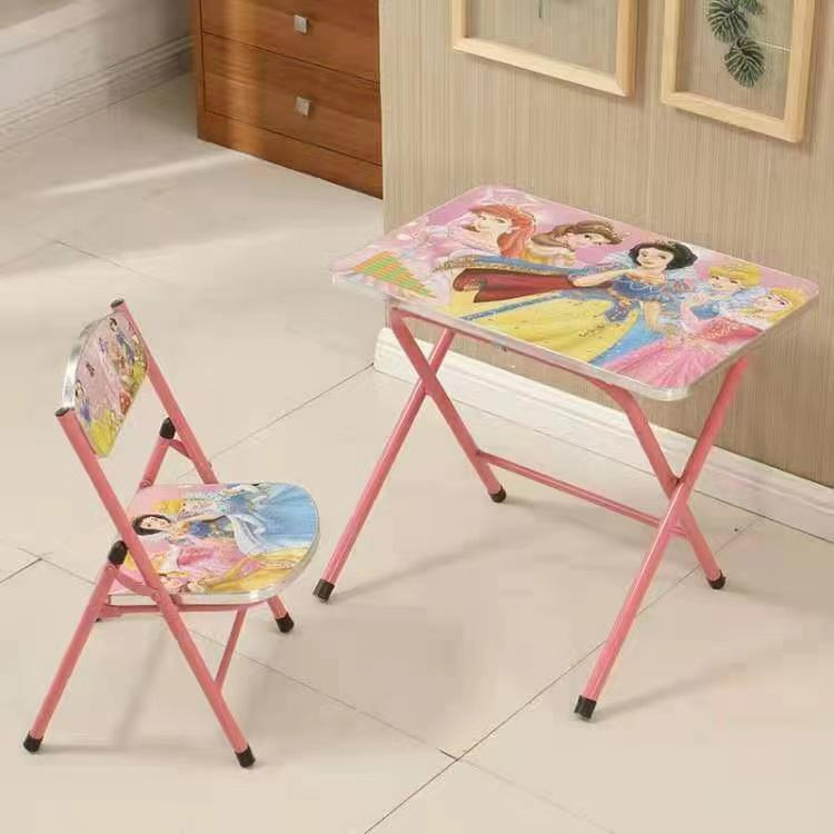 table-d'étude-et-chaise-pour-enfants-motifs-princesses